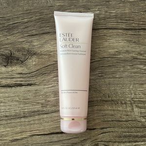 Estee Lauder Soft Clean